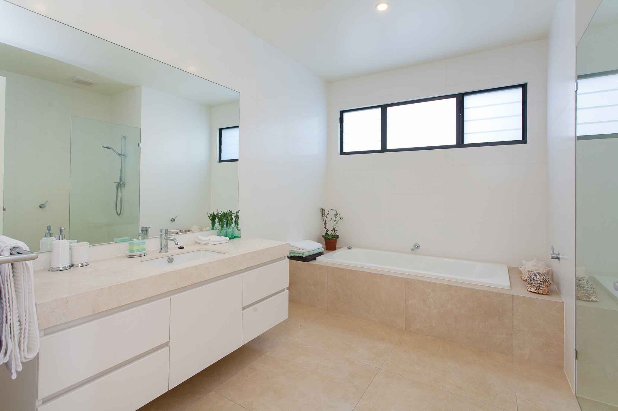 bathroom1-52SandyPoint