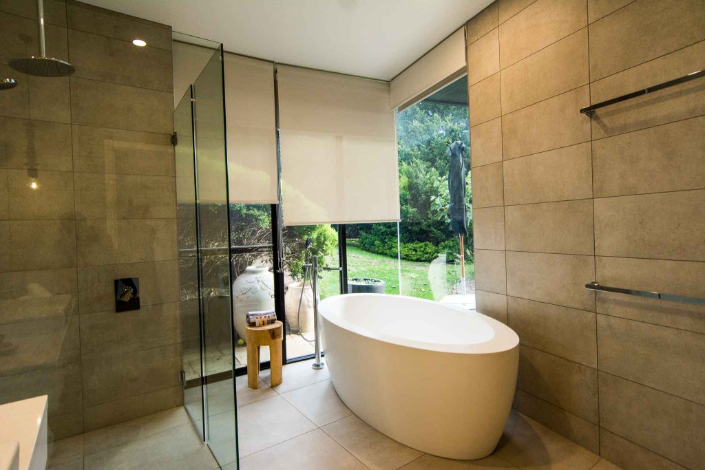 bathroom at blue range estate